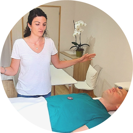 Déroulement d'une séance de lithothérapie soin avec des pierres 85